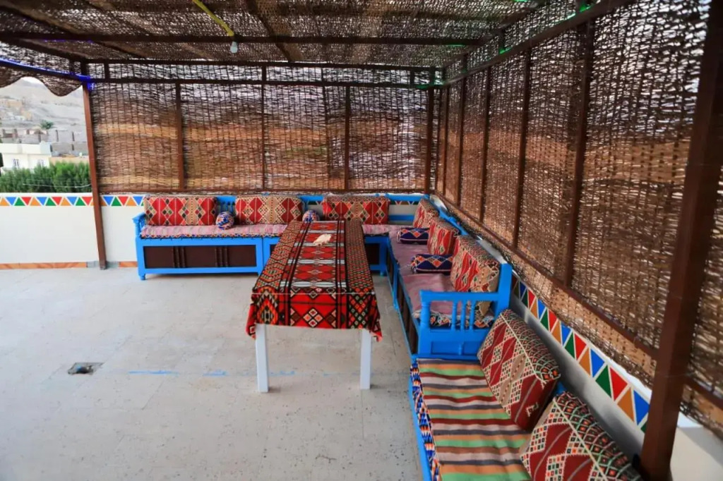 Shahhat View House, Charming Private Villa in Luxor West Bank with Habu Temple Views, for up to 6 guests