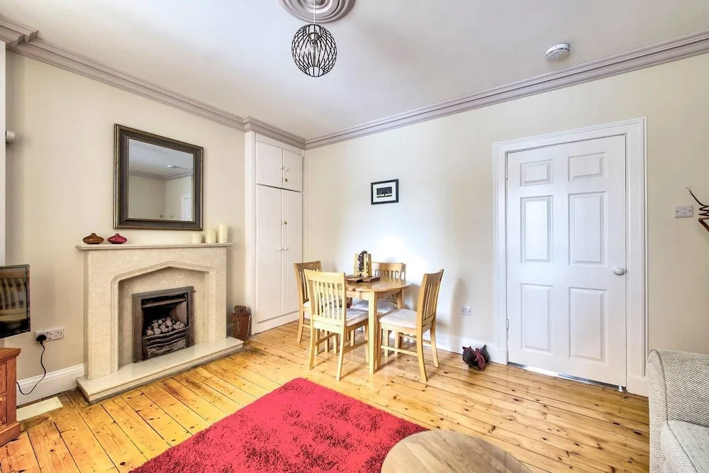 Stylish Royal Mile Apt: Heart of Historic Old Town