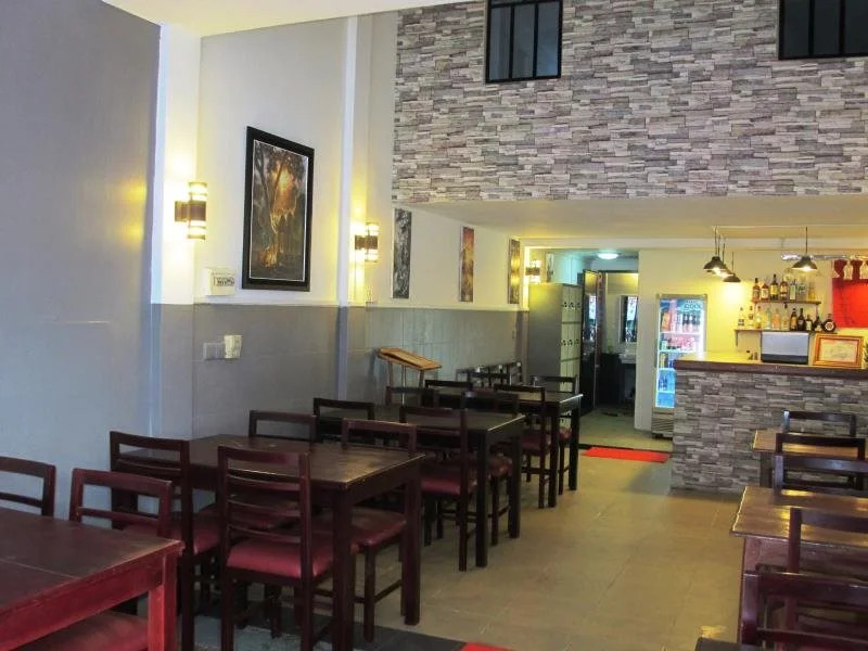 Tuk Tuk Hostel & Café