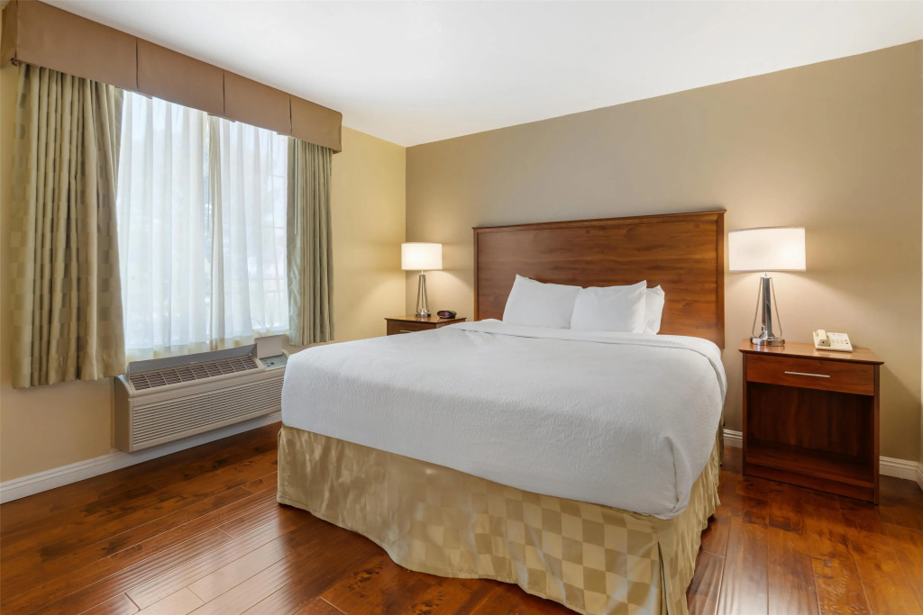 Best Western Plus John Jay Inn & Suites