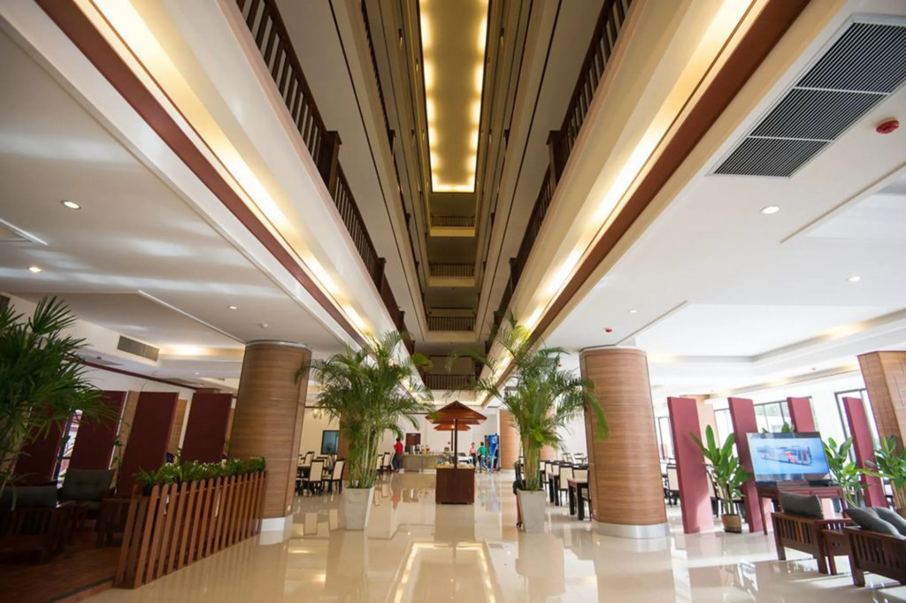 The President Hotel at Chokchai 4