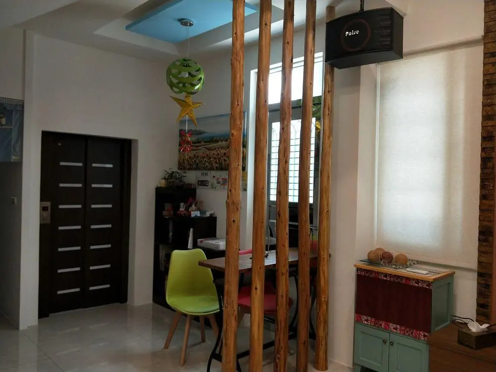 Mood Small Buildina