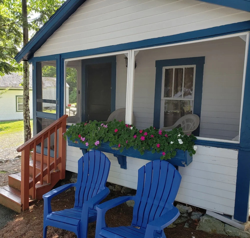 Weirs Beach Motel and Cottages