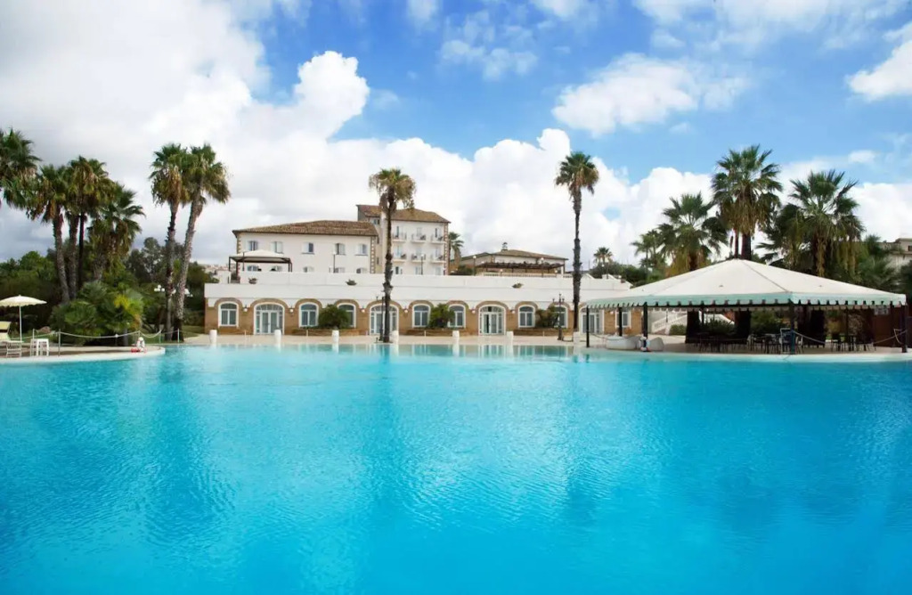 Hotel Kaos