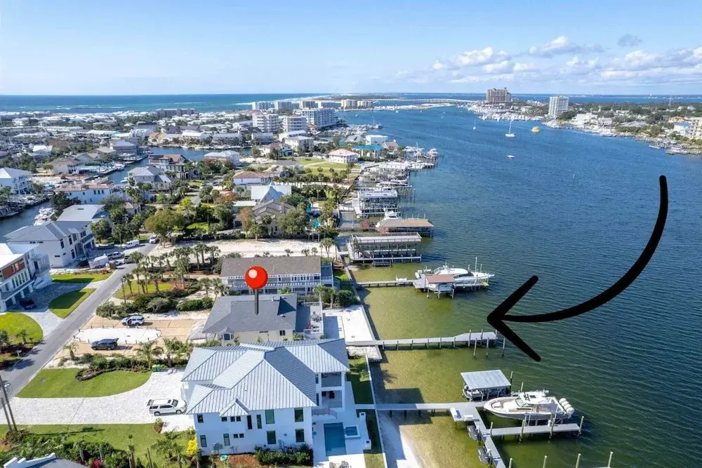 Harbor Seahorse - Outdoor Deck & Boat Dock