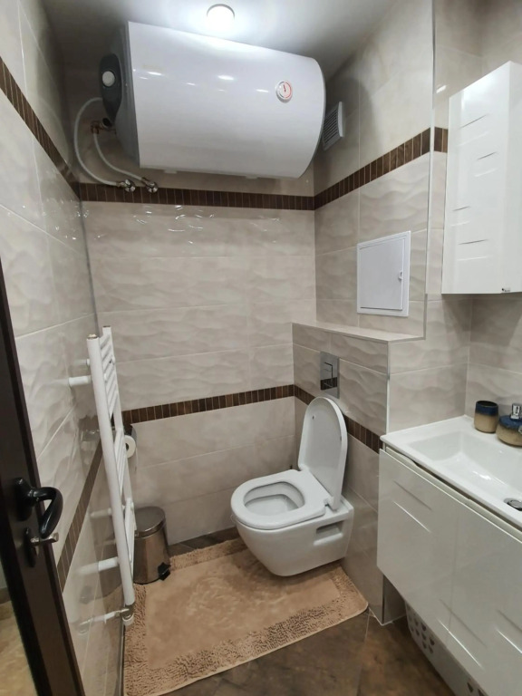 Boutique Apartment with Free Parking