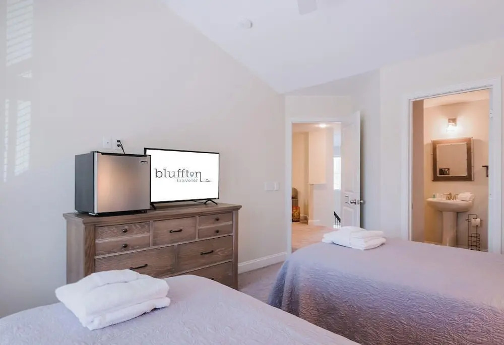Mary Margaret Cottage - Spacious 4 Bed Coastal Home, Historic Old Town Bluffton