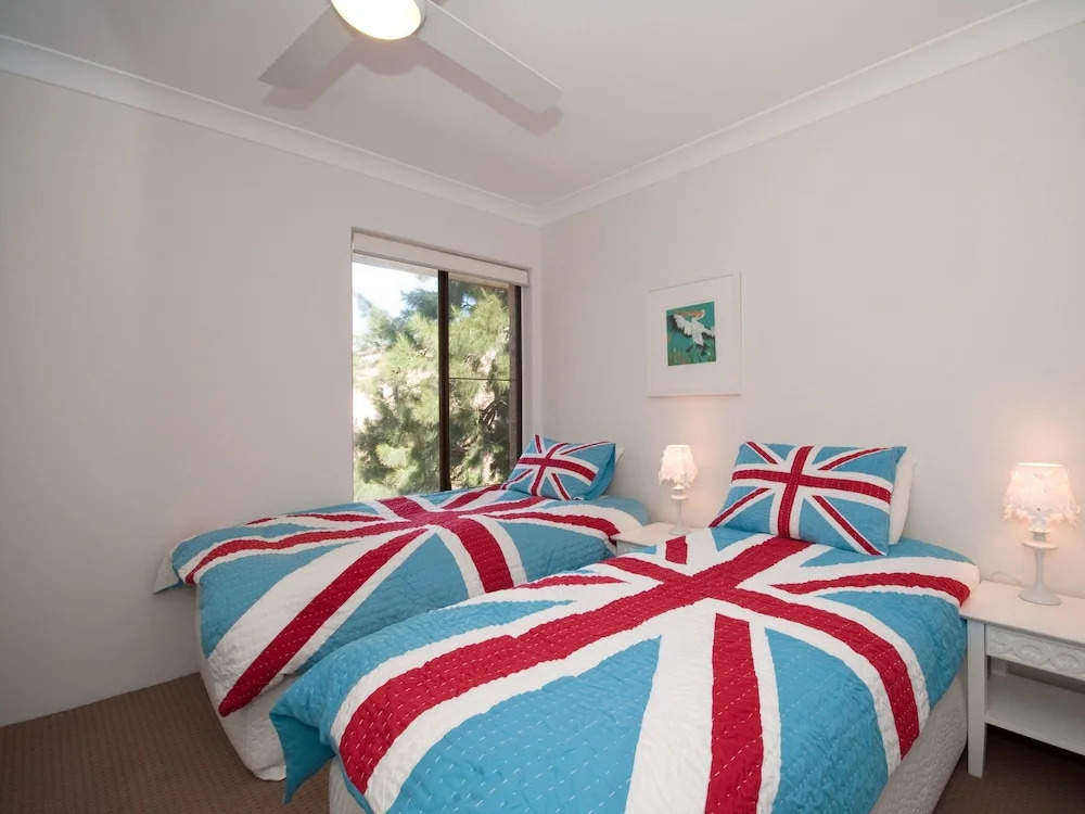 Nicholli, Bay Parklands, Unit 35/2 Gowrie Avenue
