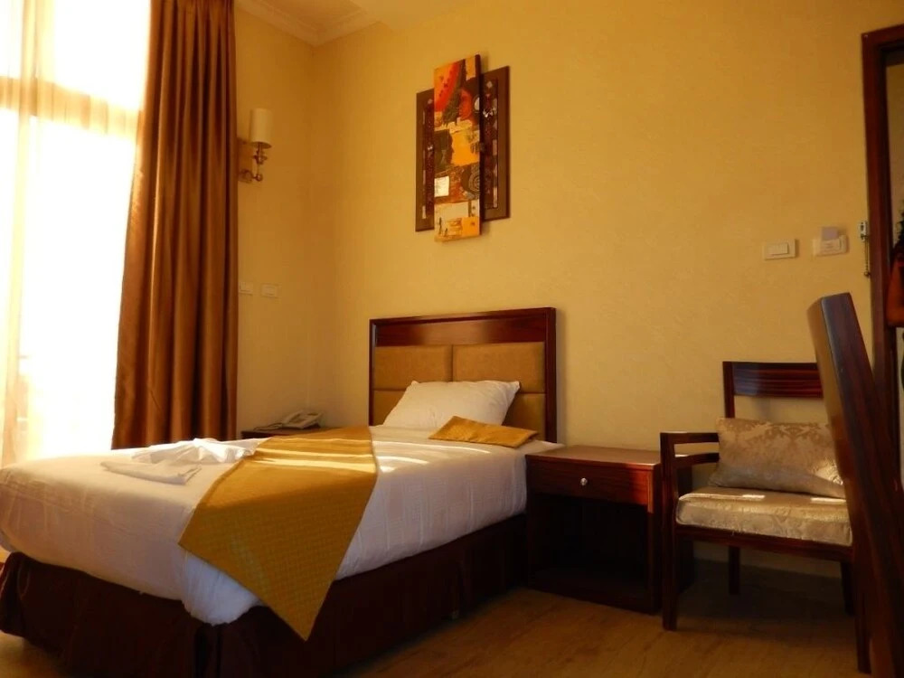 Naky Hotel