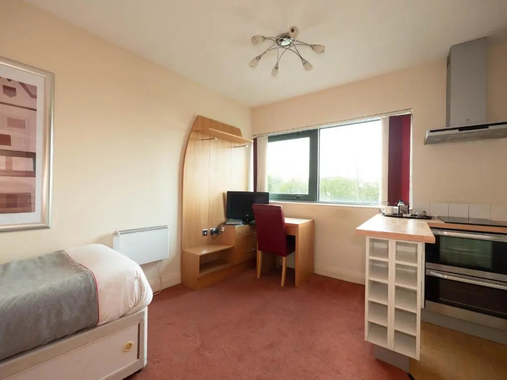 OYO Chase Suites