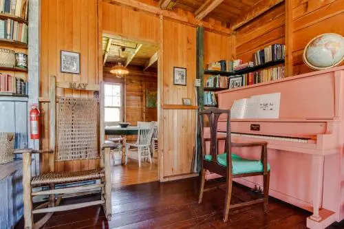 Historic Home with Large Deck, Free WiFi, Washer/Dryer - Near Beach and Downtown
