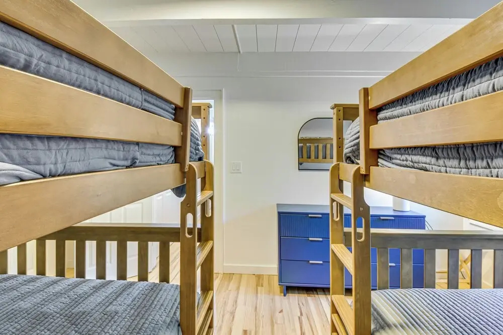 Newly Renovated: Pet-friendly Sapphire Retreat!