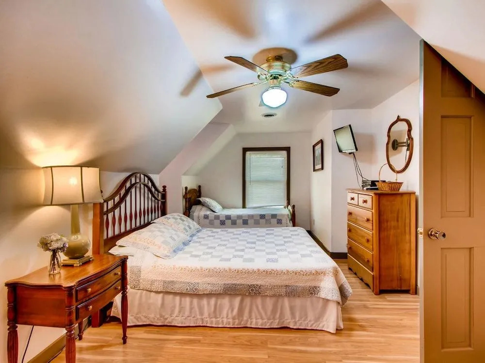 Bear Hug Too 2 Bedrooms 2 Bathrooms Cabin