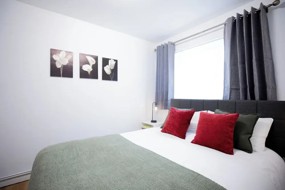 1 Bed Flat - Sleeps 4 - Pets - Parking - Wifi