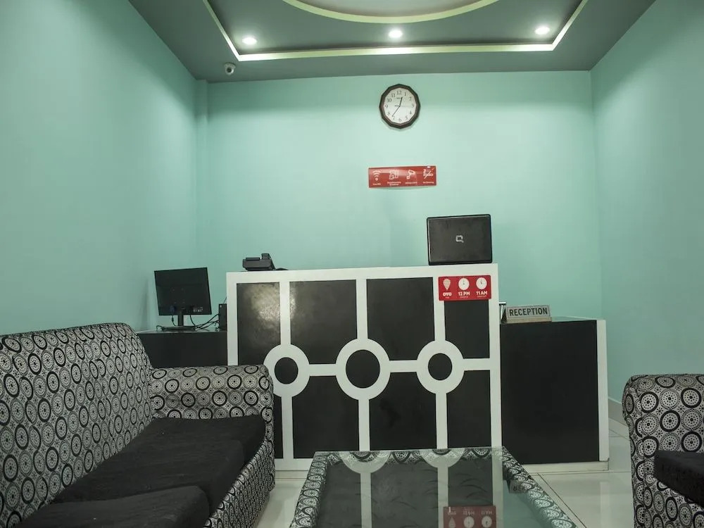 Oyo 17215 Garg Residency