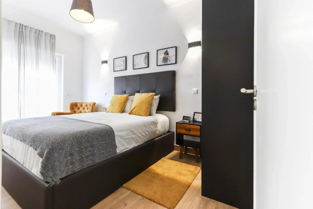 Apartment 66