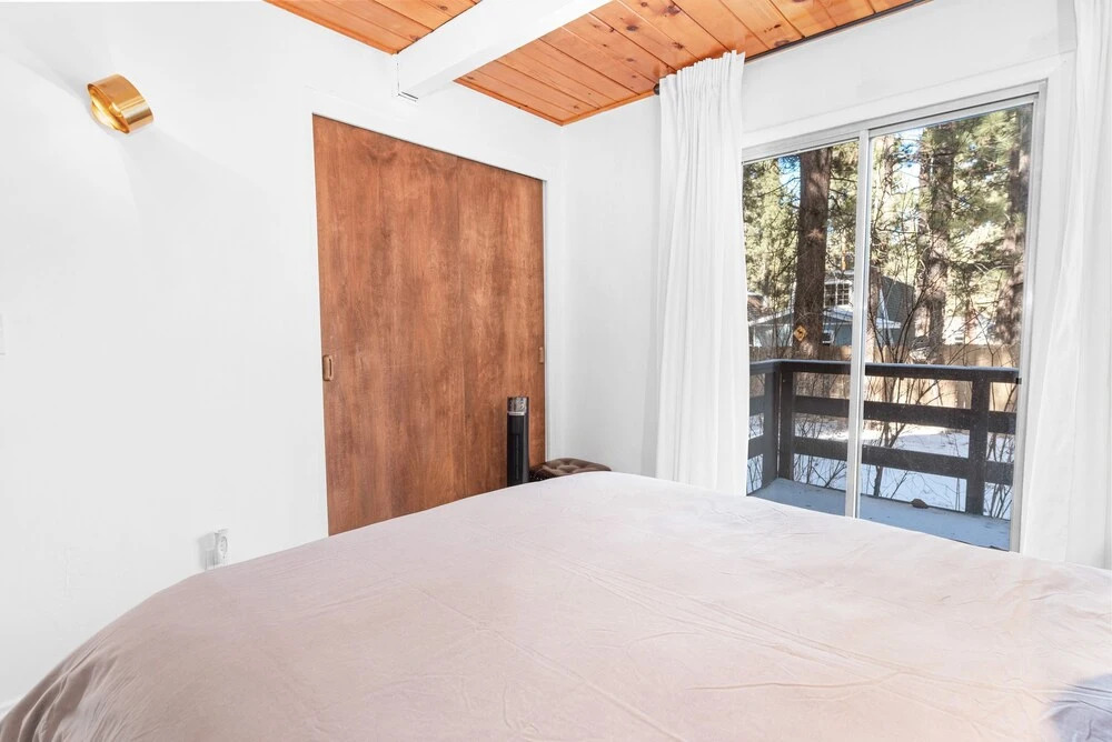 Bearadise - Prime Location For A Family Getaway In The Winter Or Summer 2 Bedroom Cabin