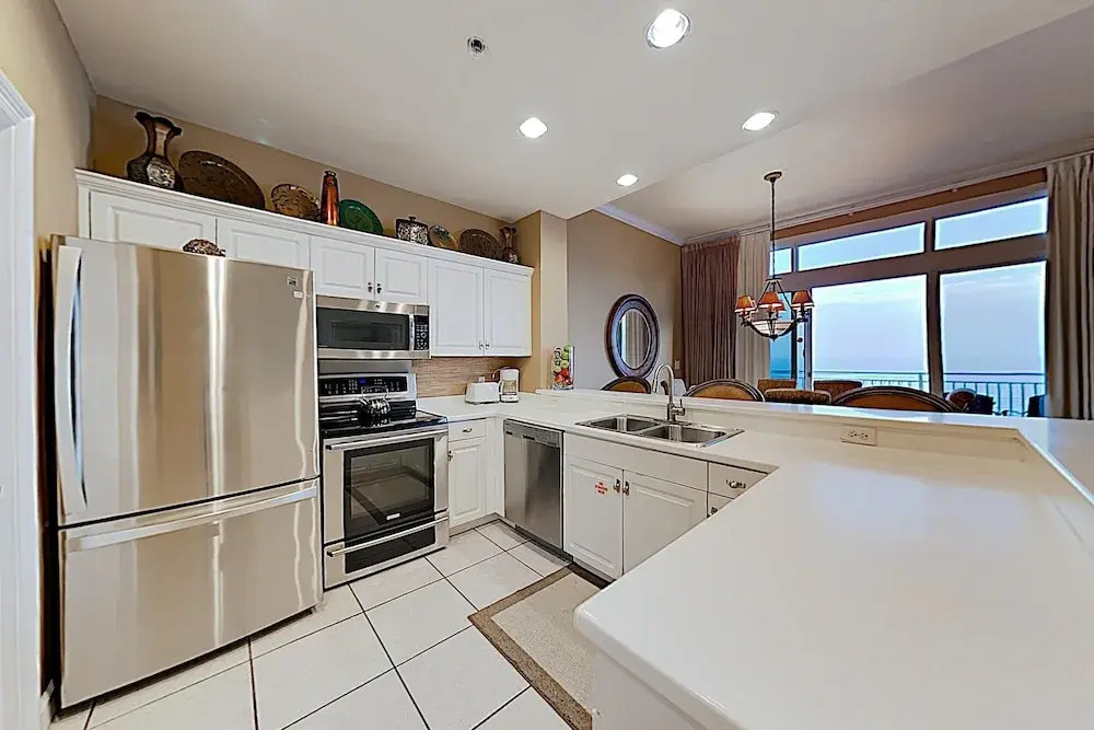 Gulf-view Penthouse - Pools, Adjacent To Beach 4 Bedroom Condo