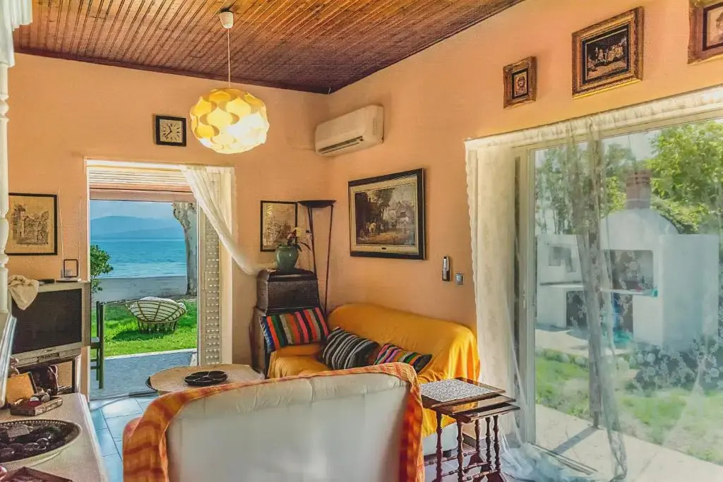 LeMaMi Seafront Bungalows