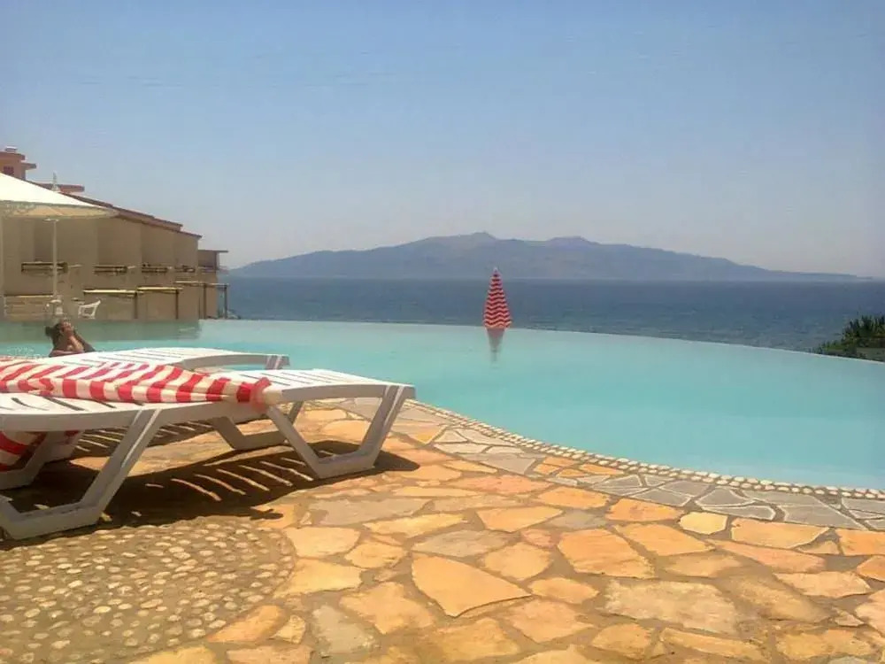 Bougainville Bay Apartments
