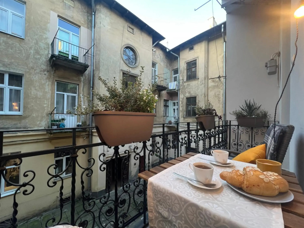Fiesta Apartment on Franka 2BR-6P