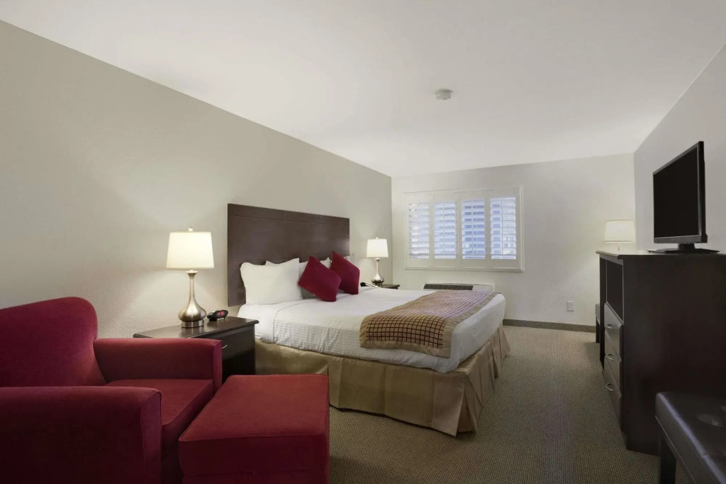 Infinity Inn & Suites