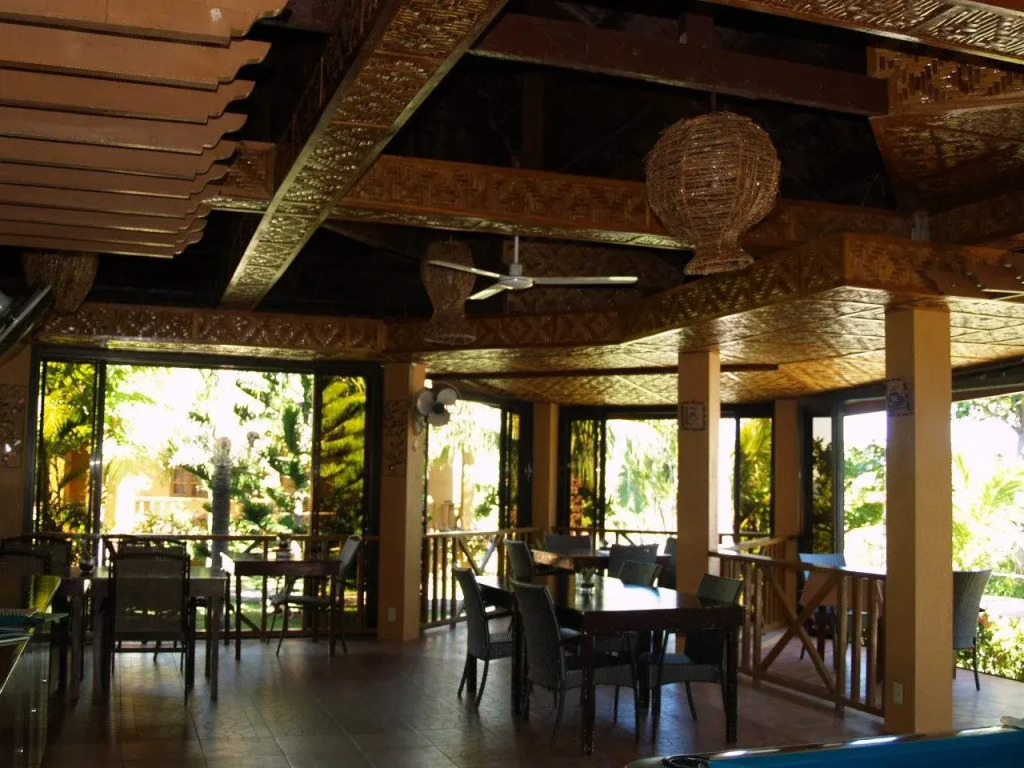 Anda White Beach Resort