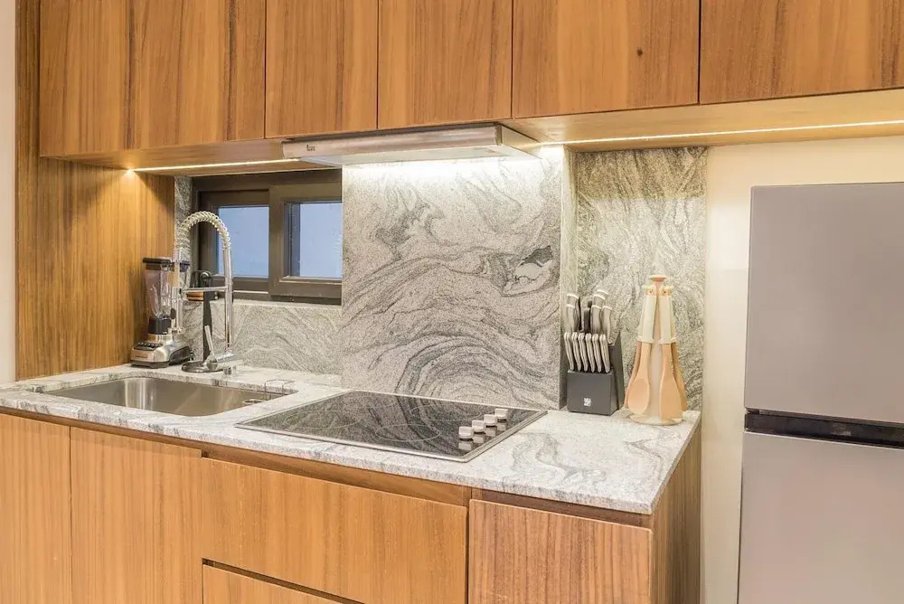 Nice Avant-garde Studio Charming Private Terrace Mini-plunge Pool and Great Amenities