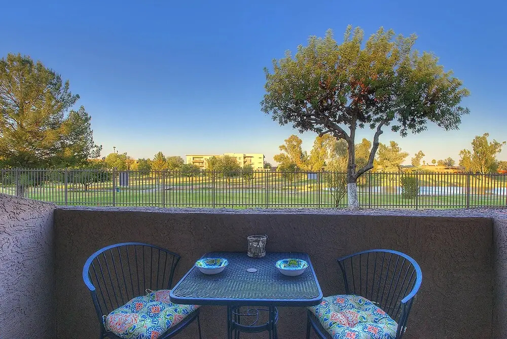 222 Fully Furnished with WiFi by RedAwning