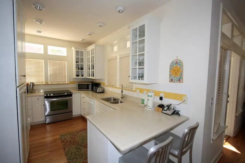 Sunday Cottage by Destin Getaways