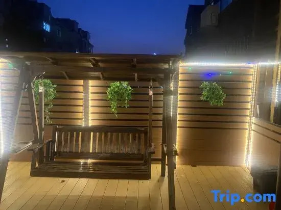 Jinlan YunShe Boutique Inn (Yunding Market Changbai Mountain North Slope Distribution Center)