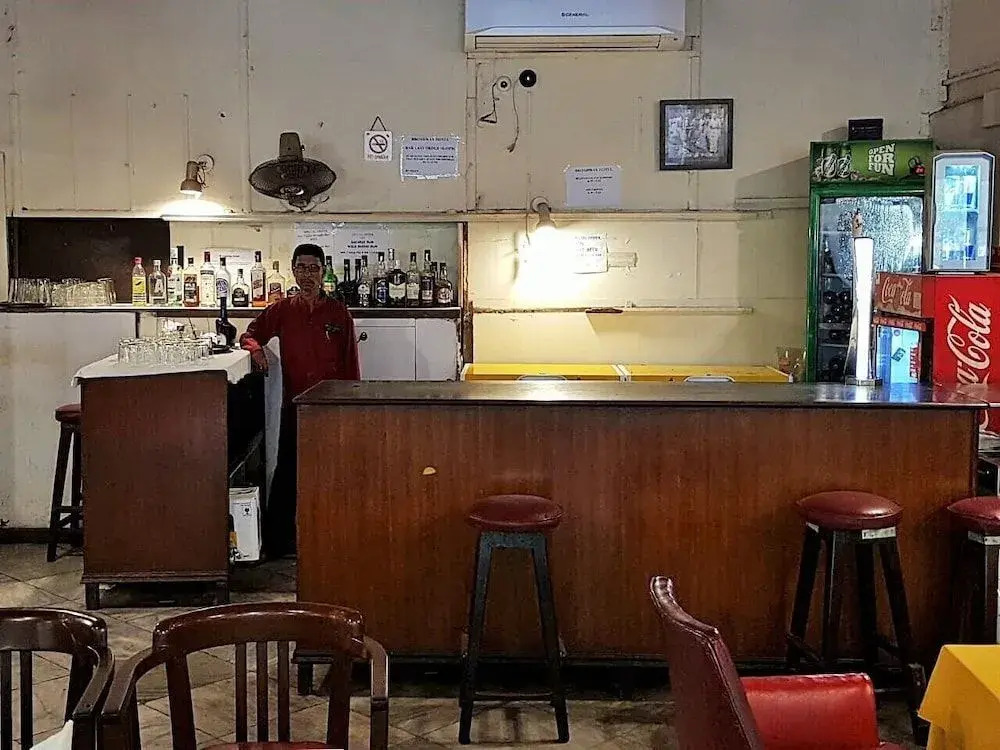 Broadway Hotel