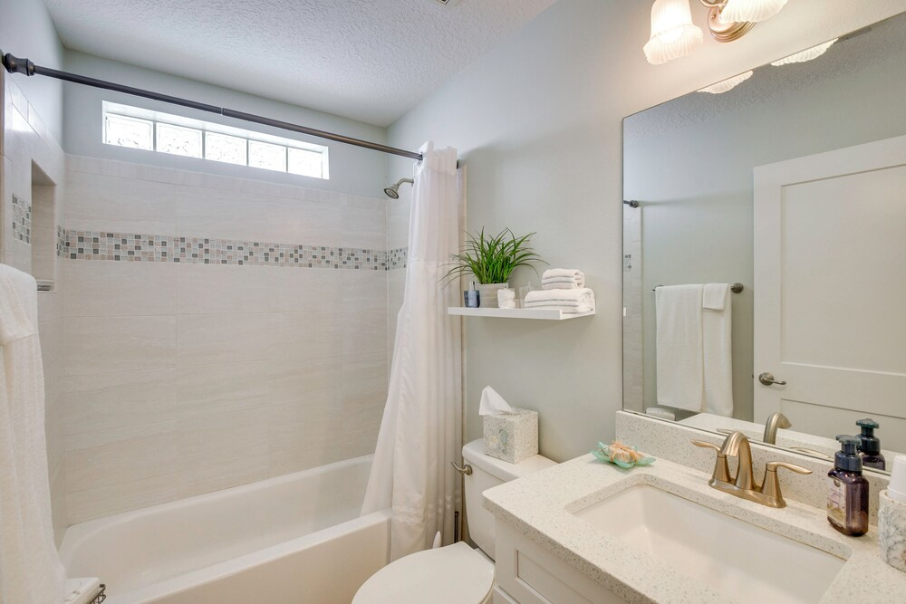 Stroll to Shore: Pet-friendly Flagler Beach Escape