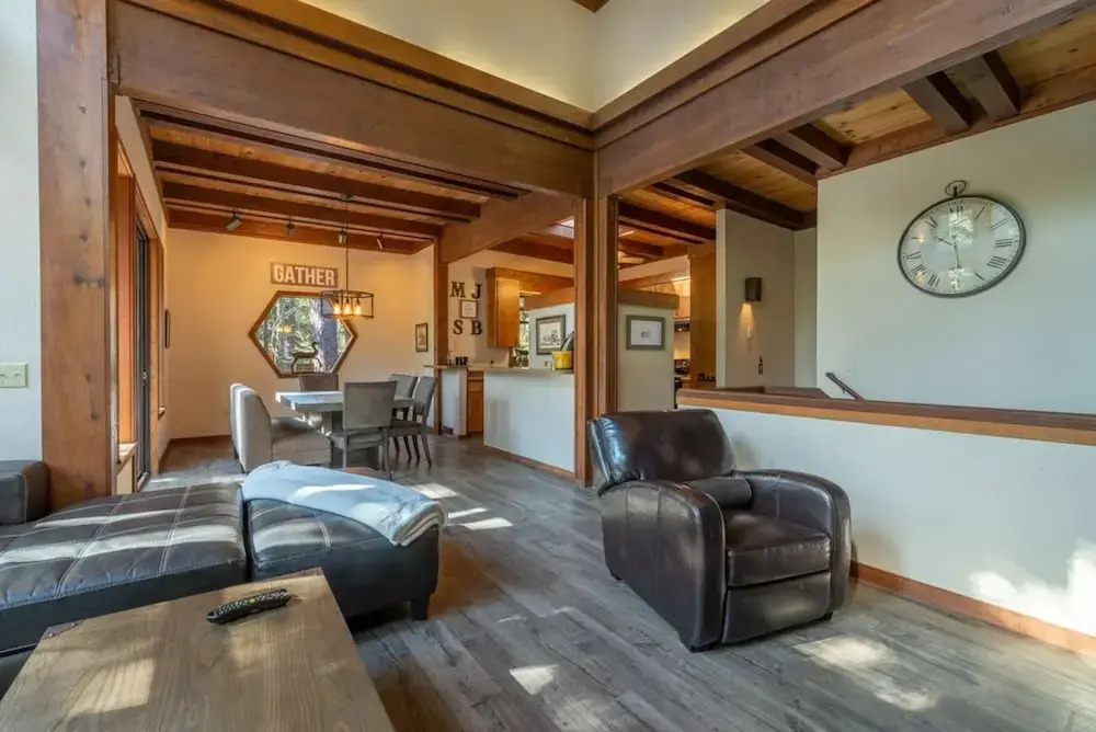 Family Friendly 3 Br/2.5 BA Full Chambers Access!
