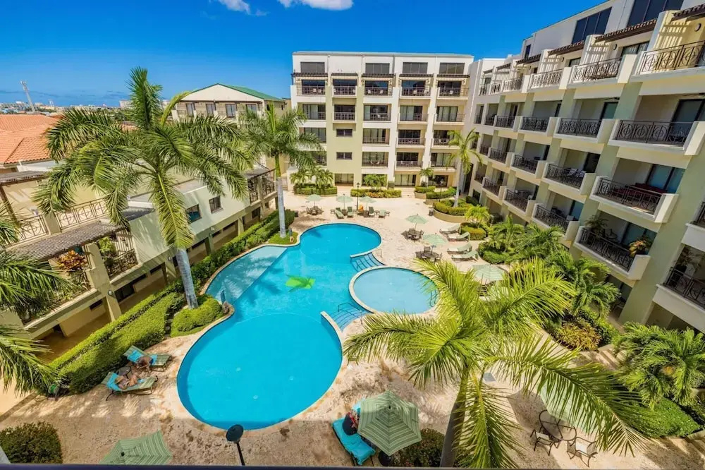 One Bedroom w Amazing Views GYM Resort Amenities