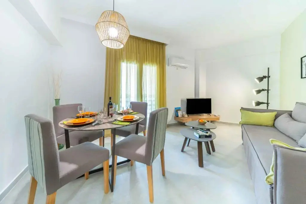 Suites 05-06 - Smart Cozy Suites - Large 2 bedroom, near Athens and metro