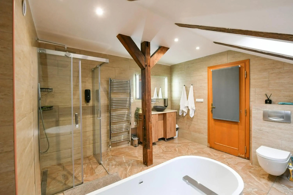 Charles Bridge Hostel & Apartments