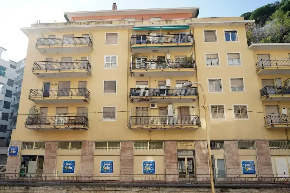 Balcony Flat Near the Center by Wonderful Italy