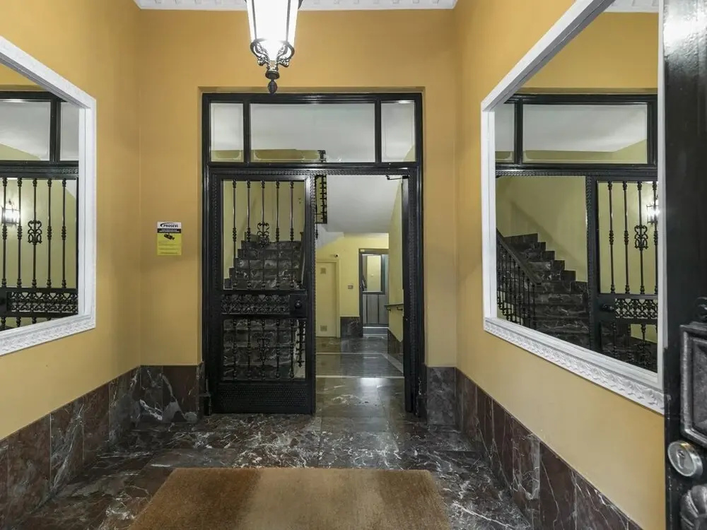 Gran Via 3 by Forever Rentals. 3 Bedroom Apartment With Wifi in Abando. Groups
