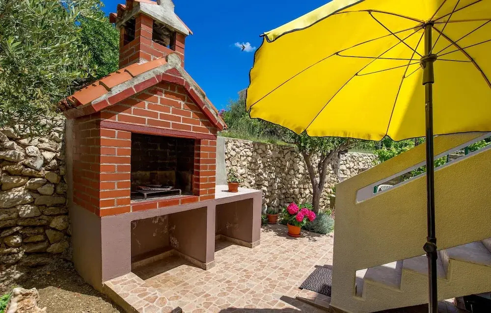 Awesome Apartment in Pag With 3 Bedrooms