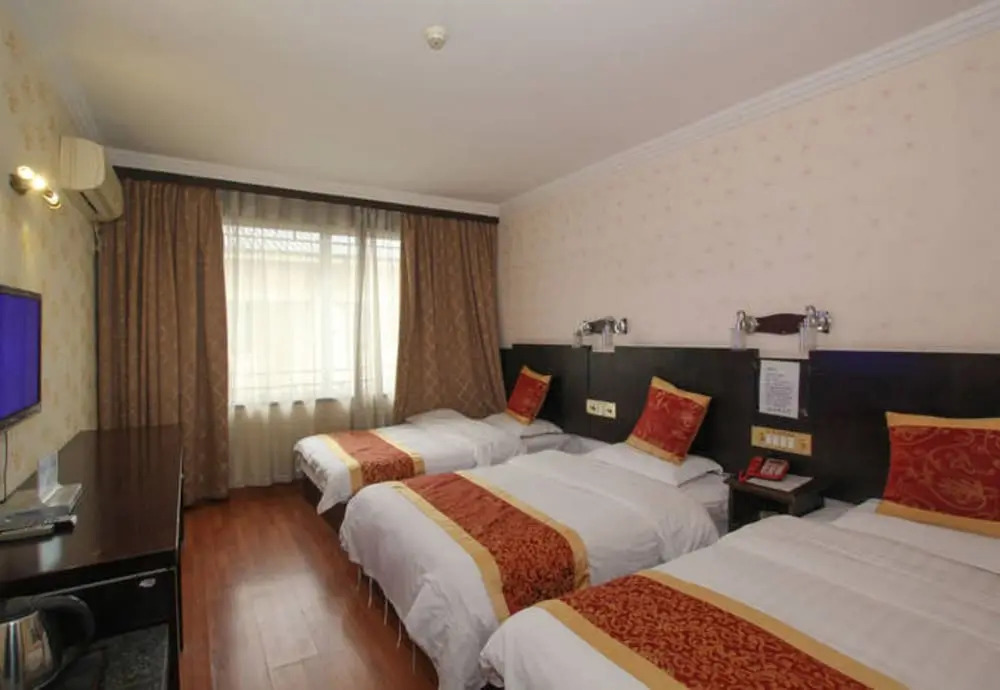 Yueguang Holiday Hotel