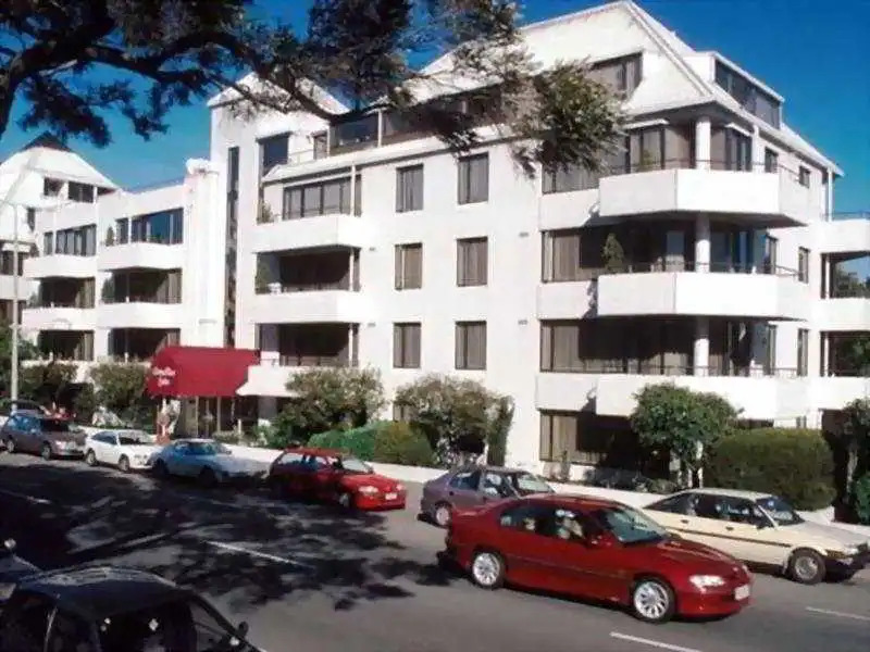 Chateau Blanc Suites