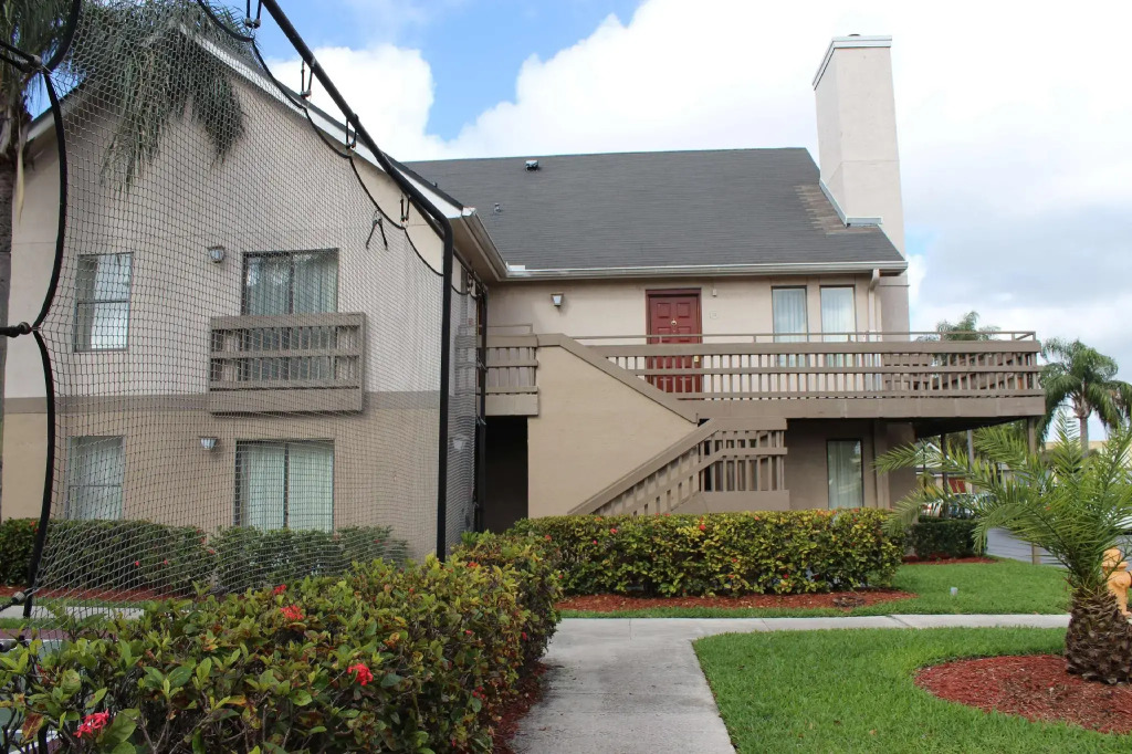Doral Inn & Suites Miami Airport West