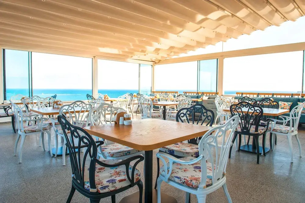 Port Marina Hotel