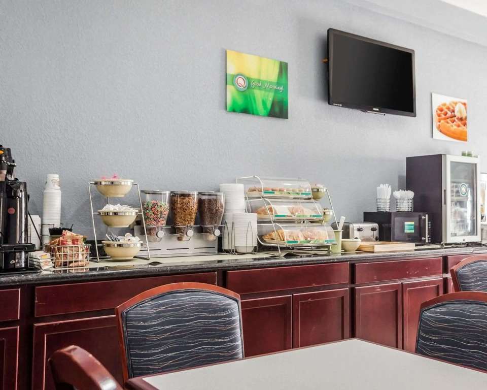 Quality Inn & Suites Altoona - Des Moines