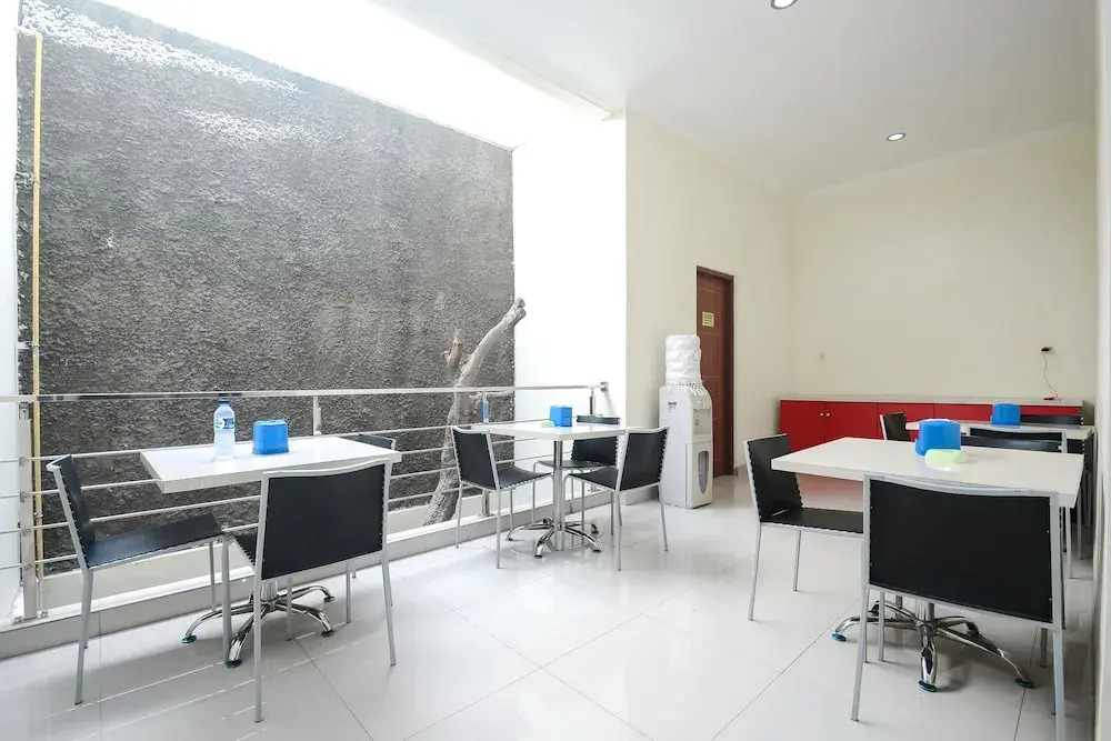 Airy Syariah Gayungan Gayungsari Barat 76 Surabaya