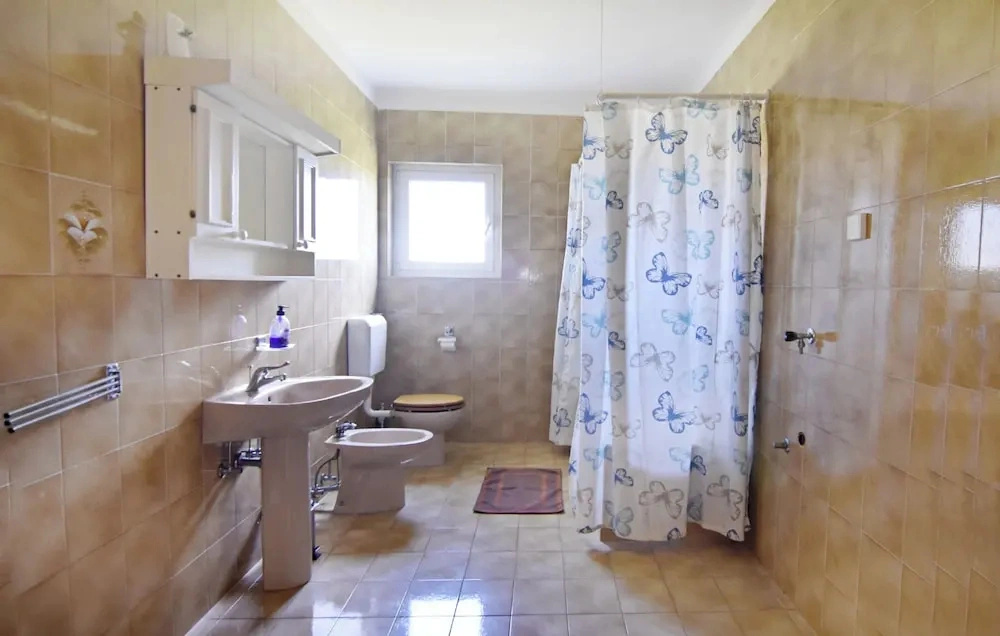 Spacious Flat With Terrace in Umag