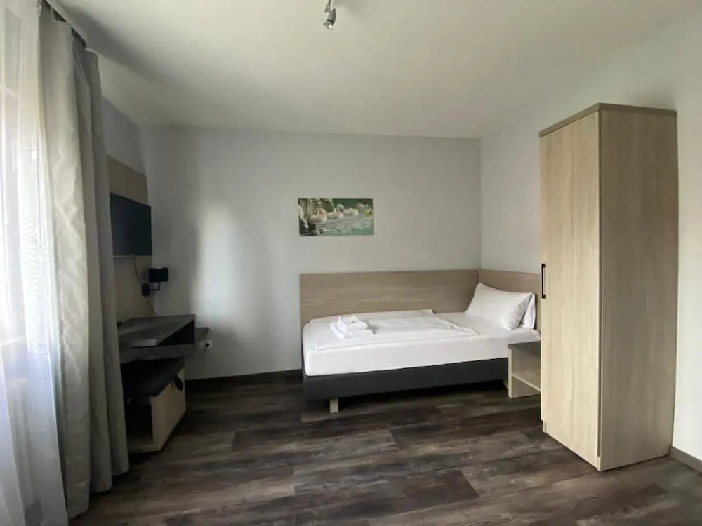 Landgasthof-Bikerhotel Arnold