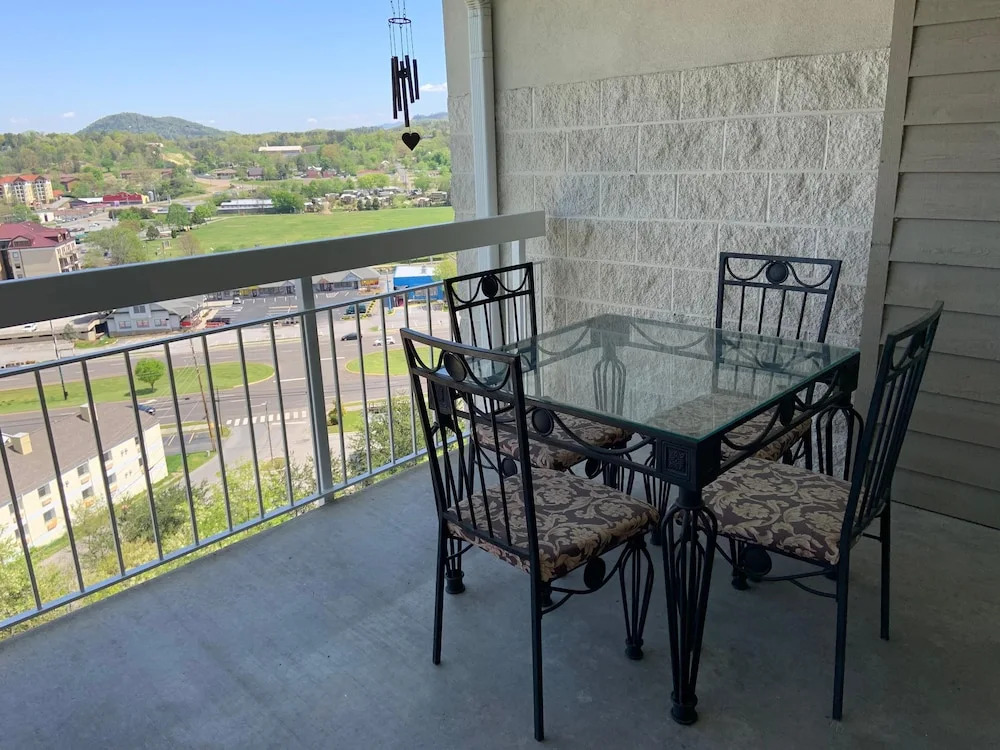 Whispering Pines 252