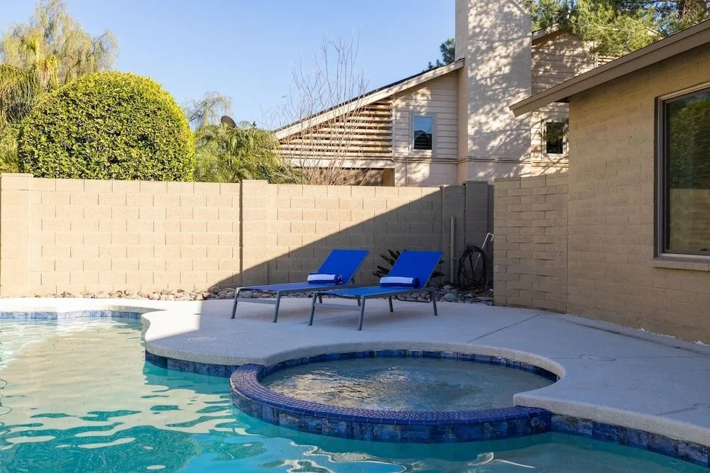 Scottsdale Friess 4 Bedroom Home by RedAwning